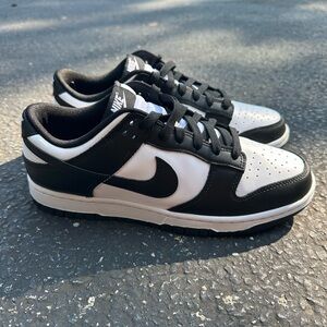 8.5 Men’s Panda Nike Dunks low- worn once